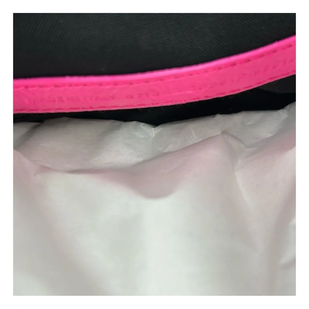 Balenciaga LE CAGOLE shoulder bag in hot pink lambskin
NWT - Picture 3 of 9